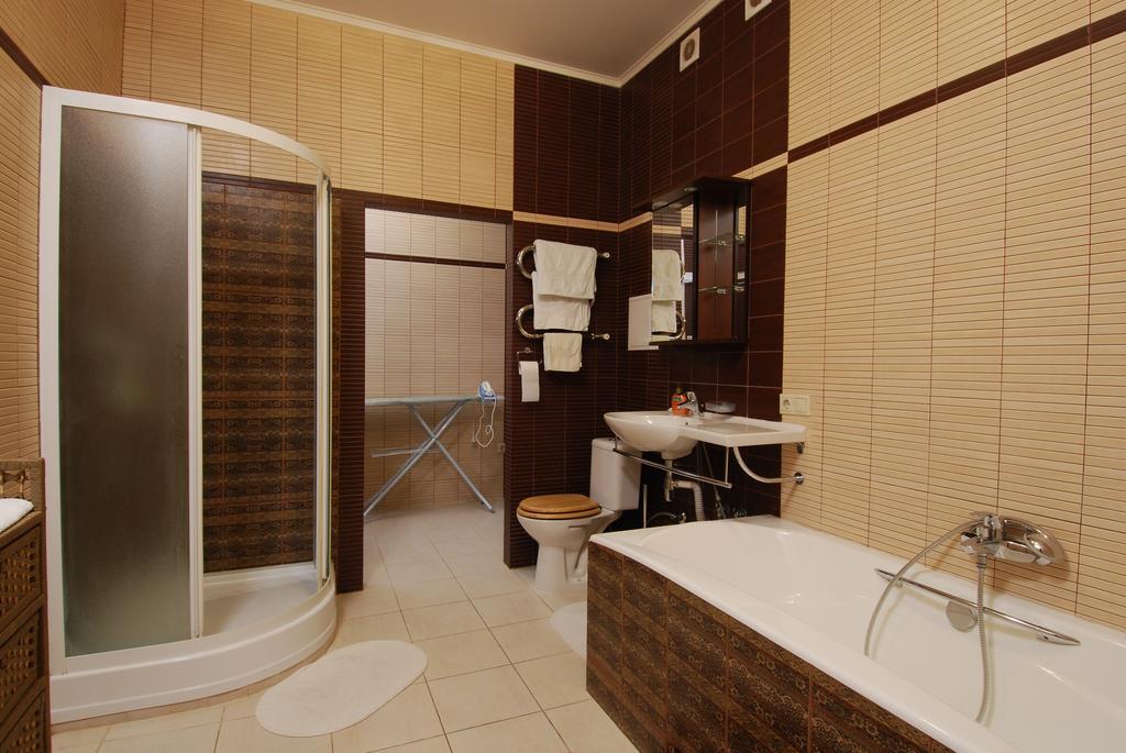 Botanic Saksaganskogo Apartment Киев Екстериор снимка